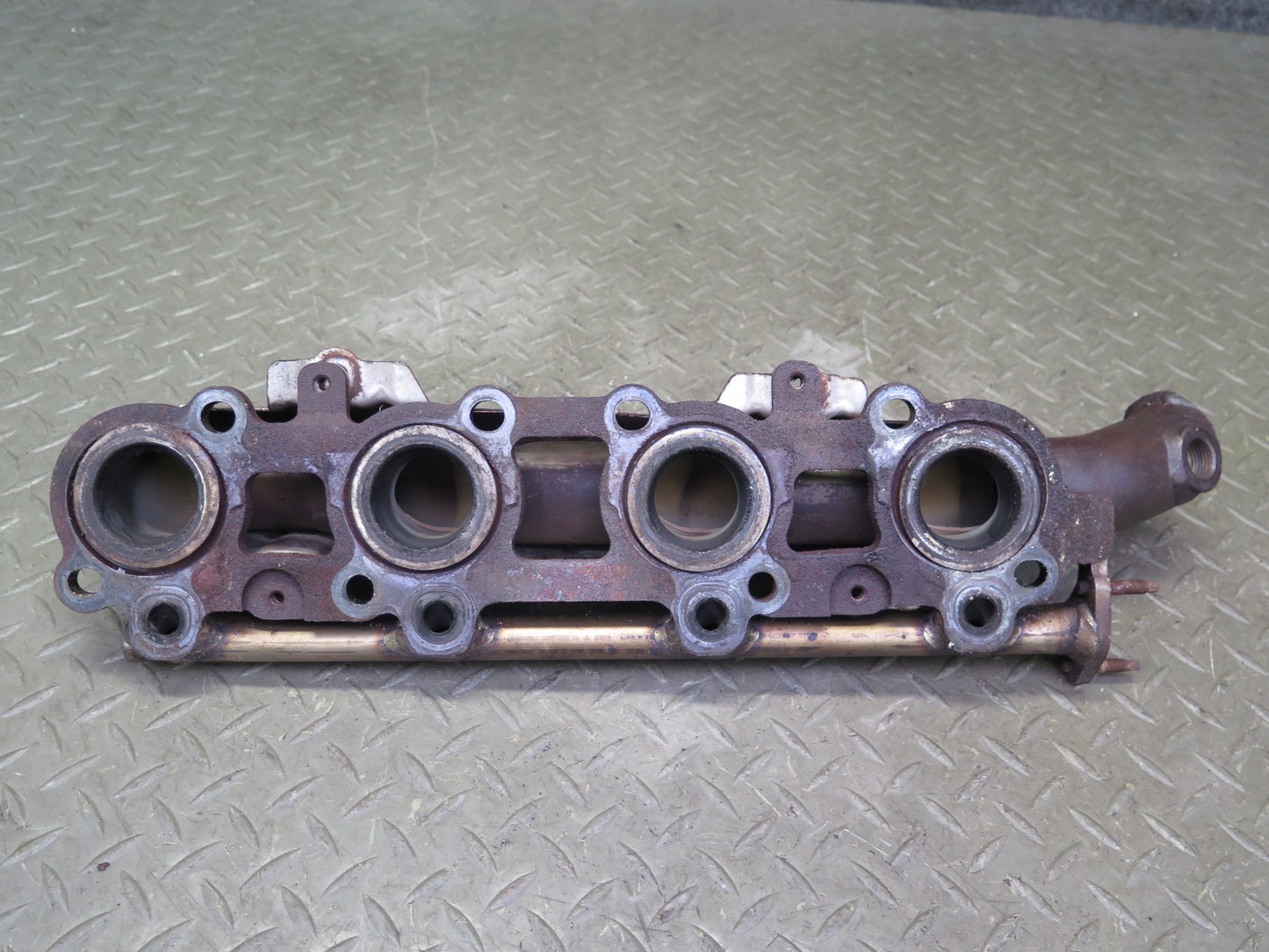 2004-2009 Lexus UZJ120L GX470 4.7L Engine Left Side Exhaust Manifold W/ Shield