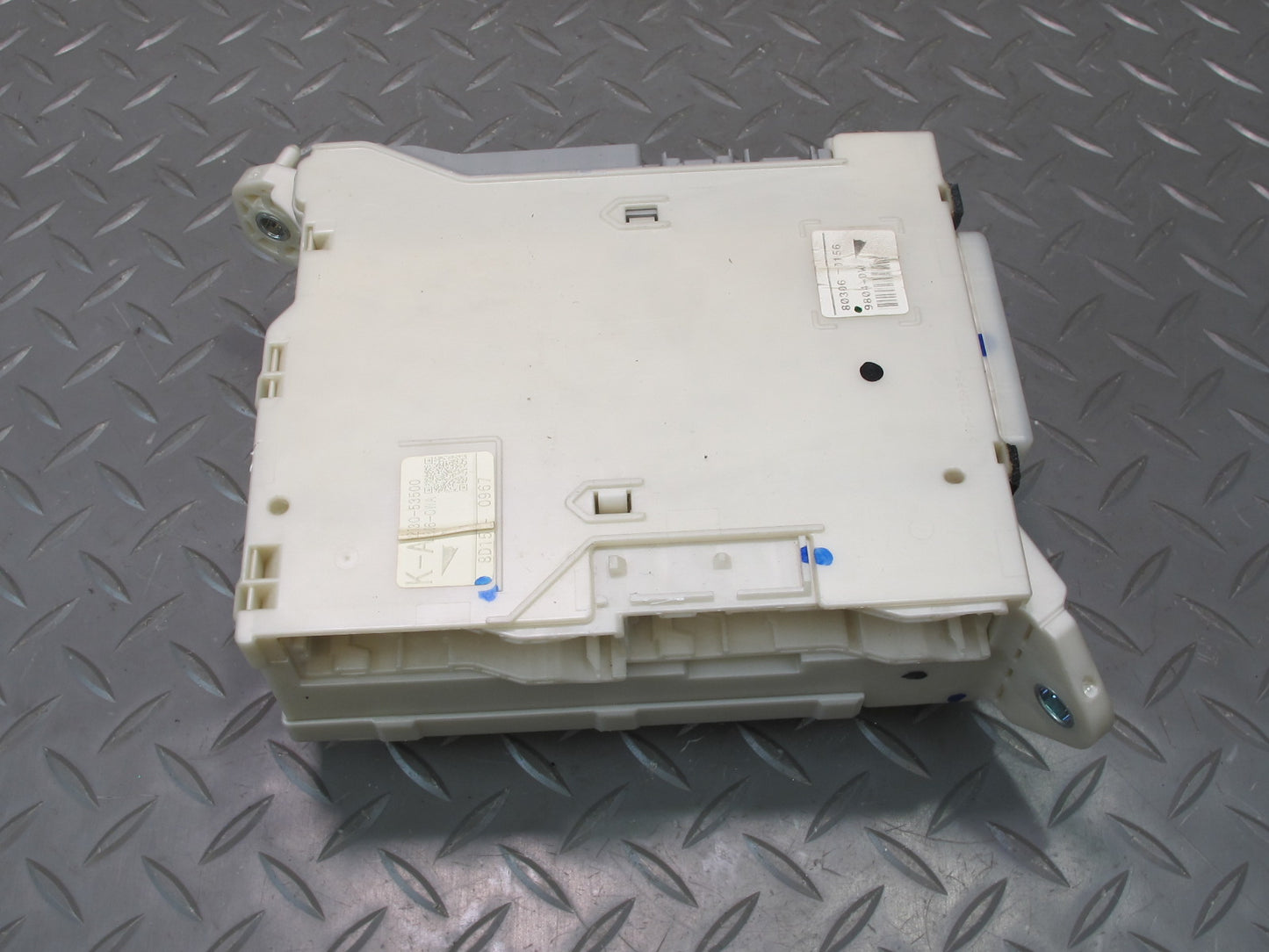 2008 Lexus USE20L Is-f Fuse Relay Junction Box Module 82730-53500 OEM