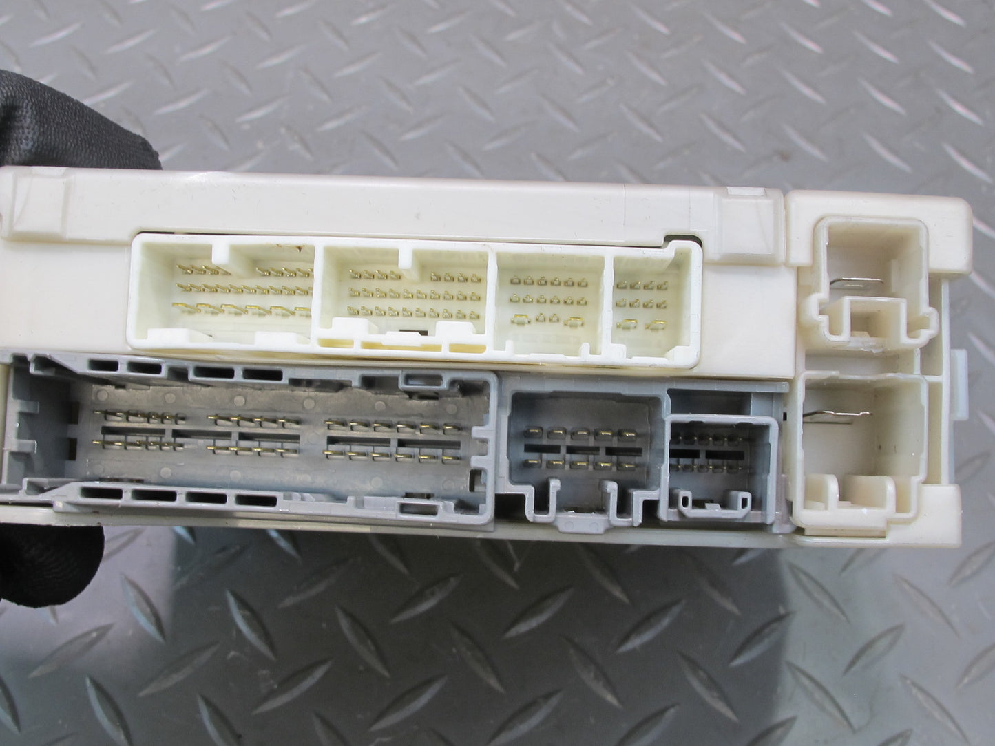 08-10 Lexus IS250 IS350 Is-f Sedan Front Left Fuse Relay Junction Box Module OEM