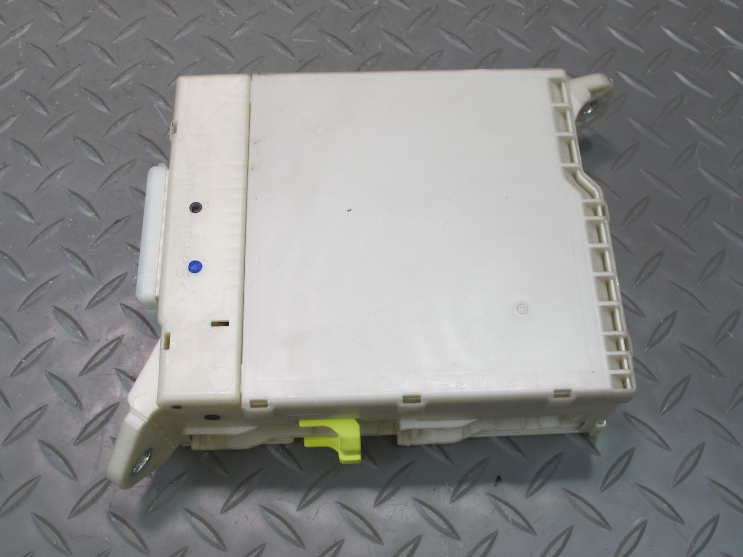 08-10 Lexus IS250 IS350 Is-f Sedan Front Left Fuse Relay Junction Box Module OEM