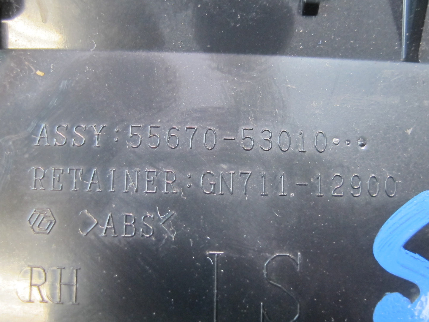 06-08 Lexus IS250 IS350 Is-f Dash Center Air Vent Grille 55670-53010 OEM