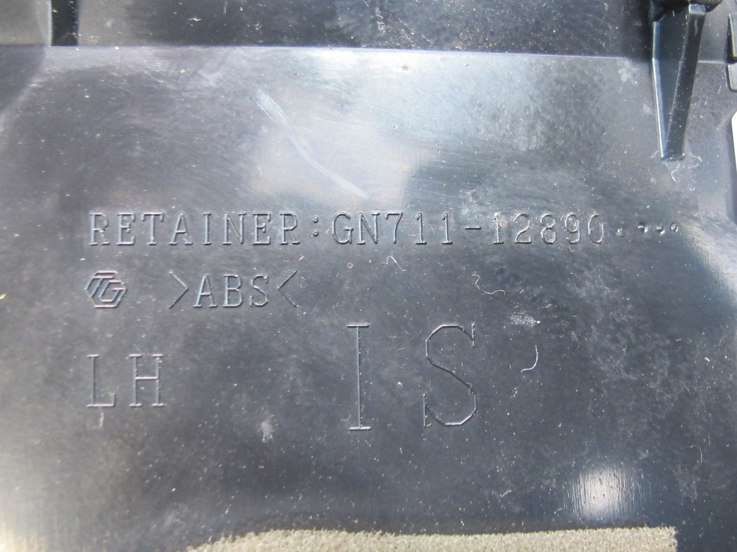 06-08 Lexus IS250 IS350 Is-f Dash Center Air Vent Grille 55670-53010 OEM