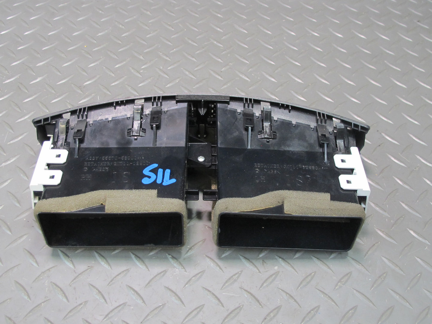 06-08 Lexus IS250 IS350 Is-f Dash Center Air Vent Grille 55670-53010 OEM