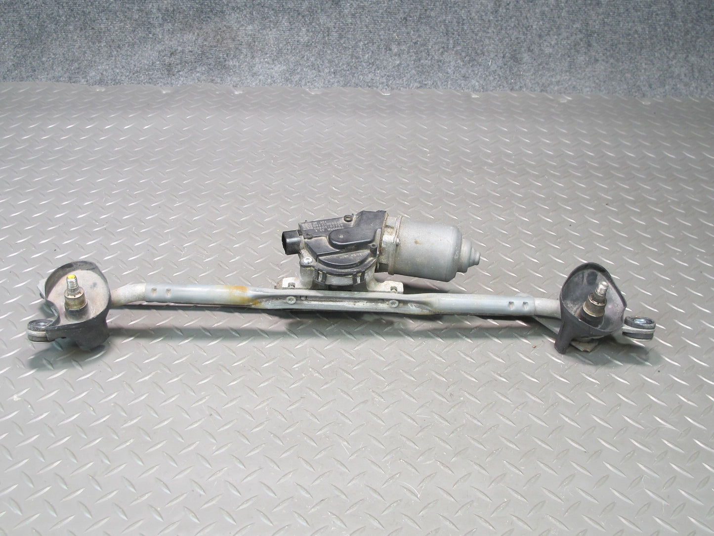 08-14 Lexus USE20L Is-f Windshield Wiper Transmission Linkage w Motor Assy OEM