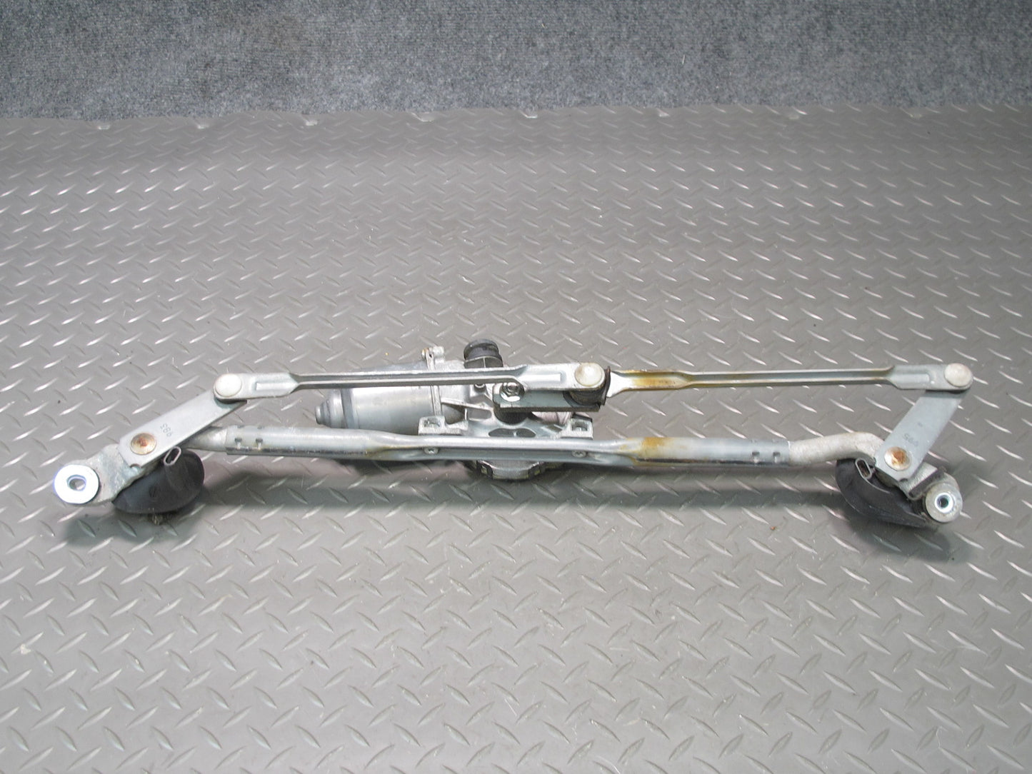 08-14 Lexus USE20L Is-f Windshield Wiper Transmission Linkage w Motor Assy OEM