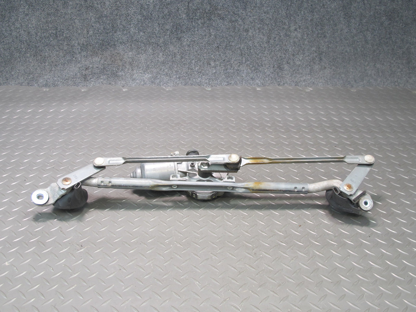 08-14 Lexus USE20L Is-f Windshield Wiper Transmission Linkage w Motor Assy OEM