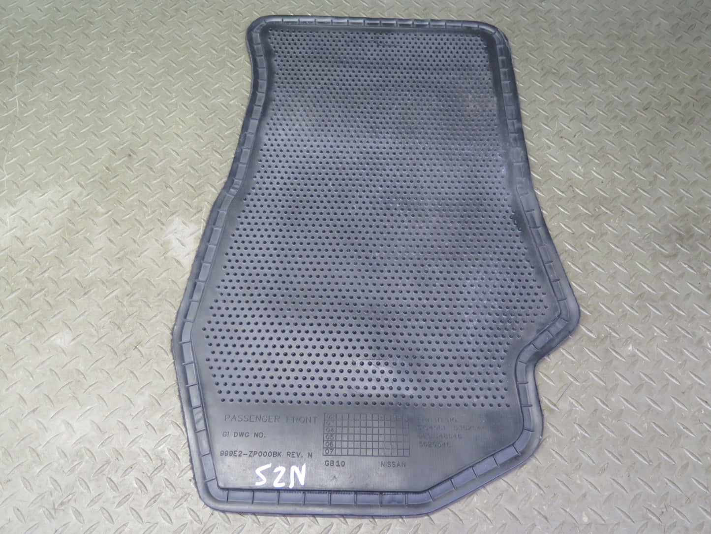 03-09 Nissan Z33 350Z Set of 2 Front Left & Right Carpet Floor MAT OEM