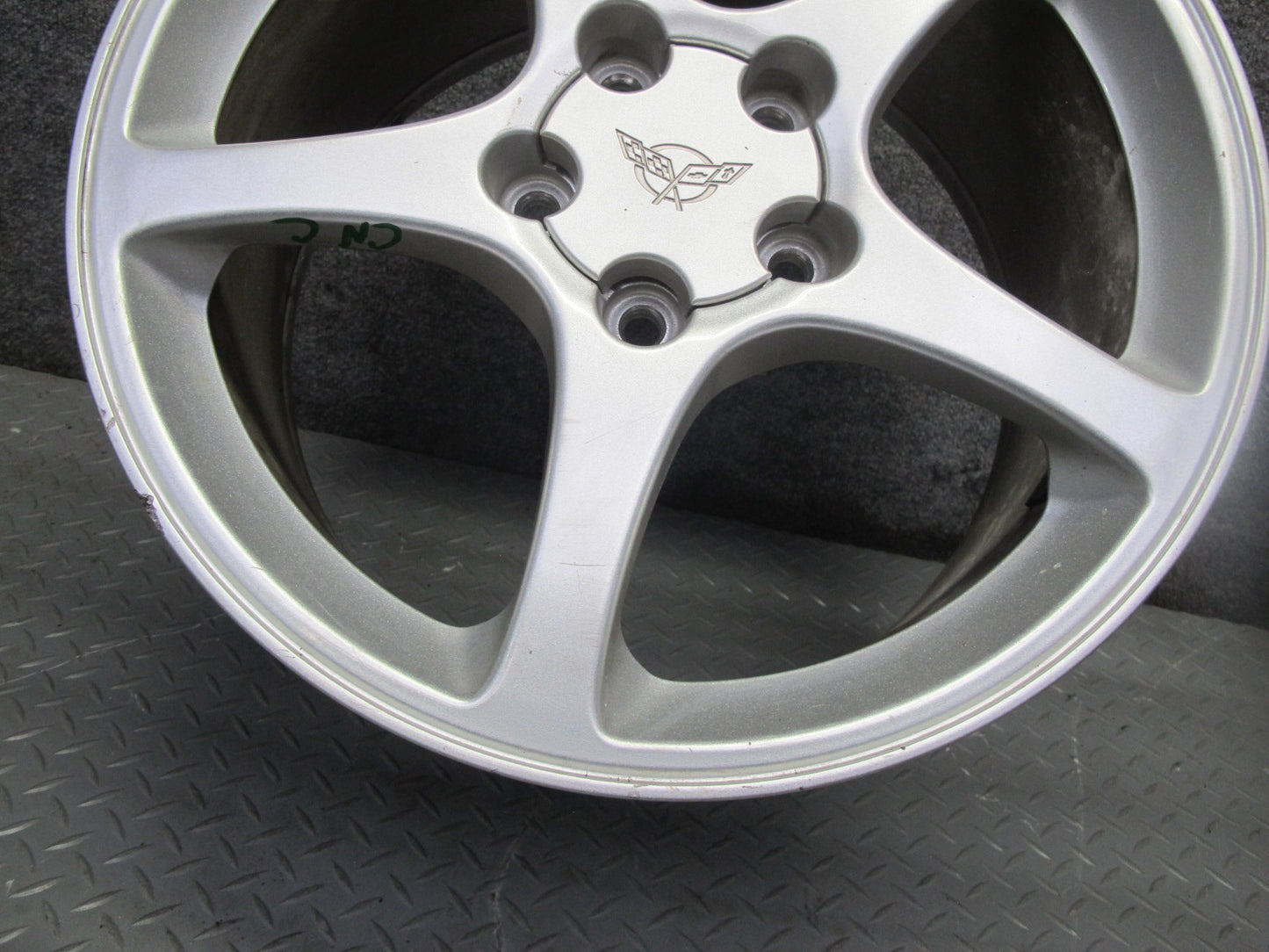 00-04 Chevrolet Corvette C5 Rear R18" Alloy Wheel Rim 18x9.5J ET65 9594182 OEM