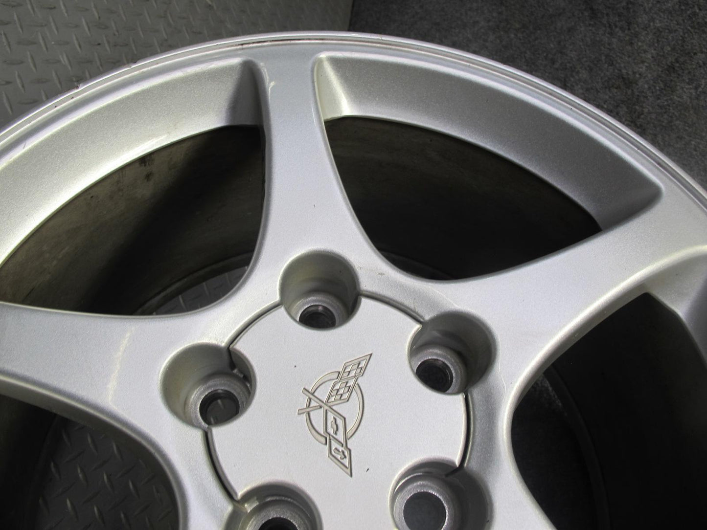 00-04 Chevrolet Corvette C5 Rear R18" Alloy Wheel Rim 18x9.5J ET65 9594182 OEM