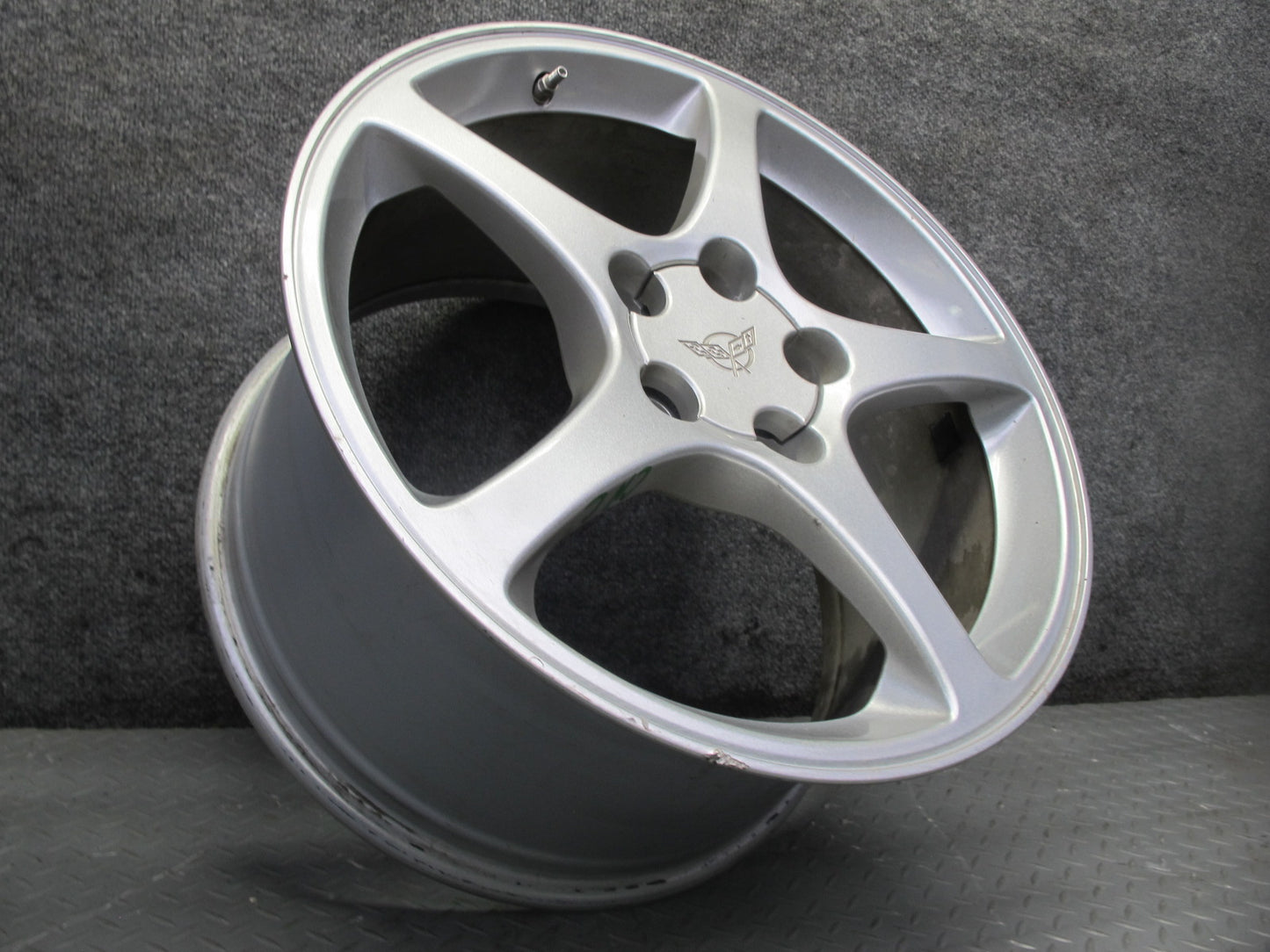 00-04 Chevrolet Corvette C5 Rear R18" Alloy Wheel Rim 18x9.5J ET65 9594182 OEM