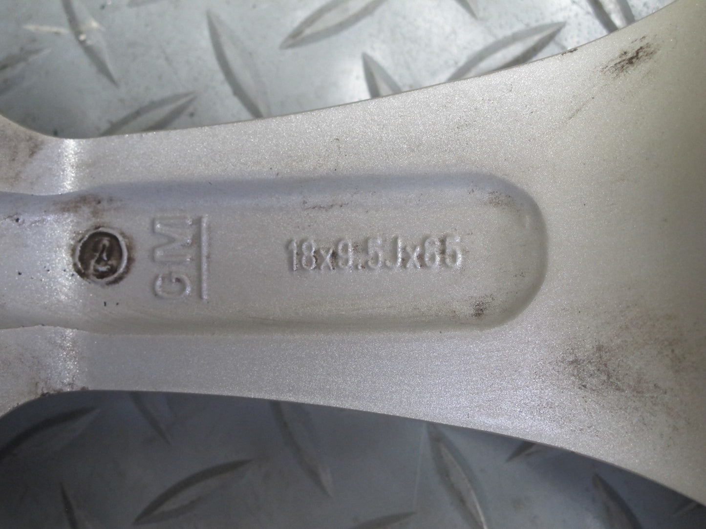 00-04 Chevrolet Corvette C5 Rear R18" Alloy Wheel Rim 18x9.5J ET65 9594182 OEM