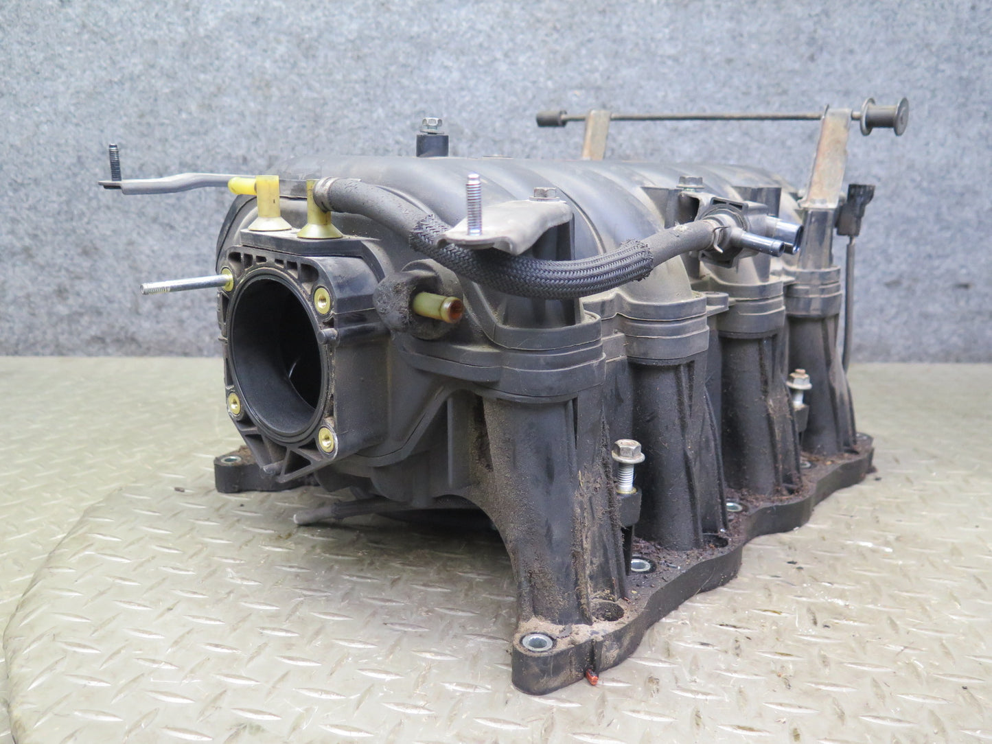 2006-2009 Lexus UZJ120L GX470 4.7L Engine Upper & Lower Air Intake Manifold Assy