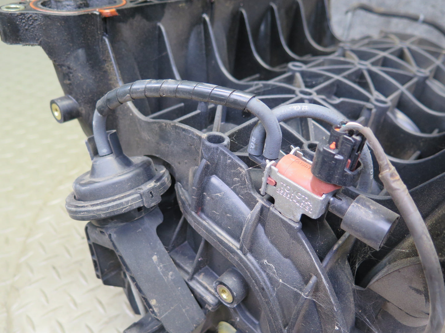 2006-2009 Lexus UZJ120L GX470 4.7L Engine Upper & Lower Air Intake Manifold Assy