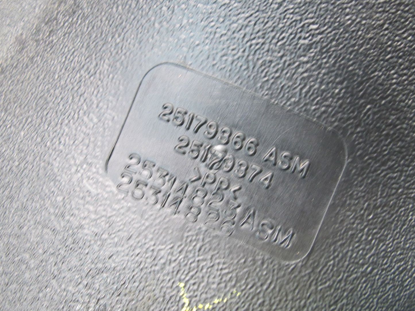 01-04 Chevrolet Corvette C5 Air Intake Duct Tube Bridge w Pipe Hose OEM