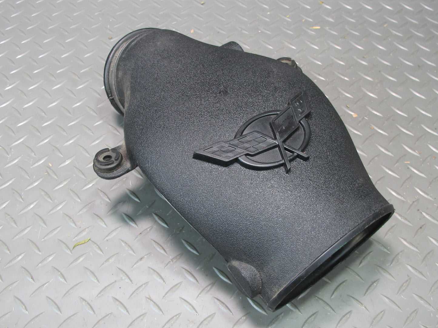 01-04 Chevrolet Corvette C5 Air Intake Duct Tube Bridge w Pipe Hose OEM