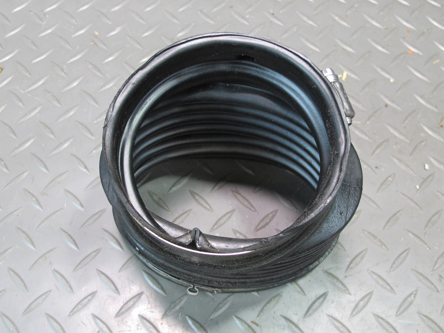 01-04 Chevrolet Corvette C5 Air Intake Duct Tube Bridge w Pipe Hose OEM