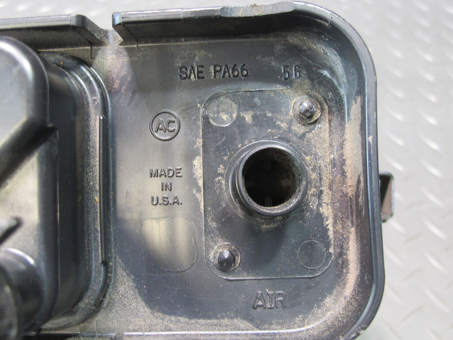 00-04 Chevrolet Corvette C5 Fuel Evap Vapor Charcoal Canister OEM