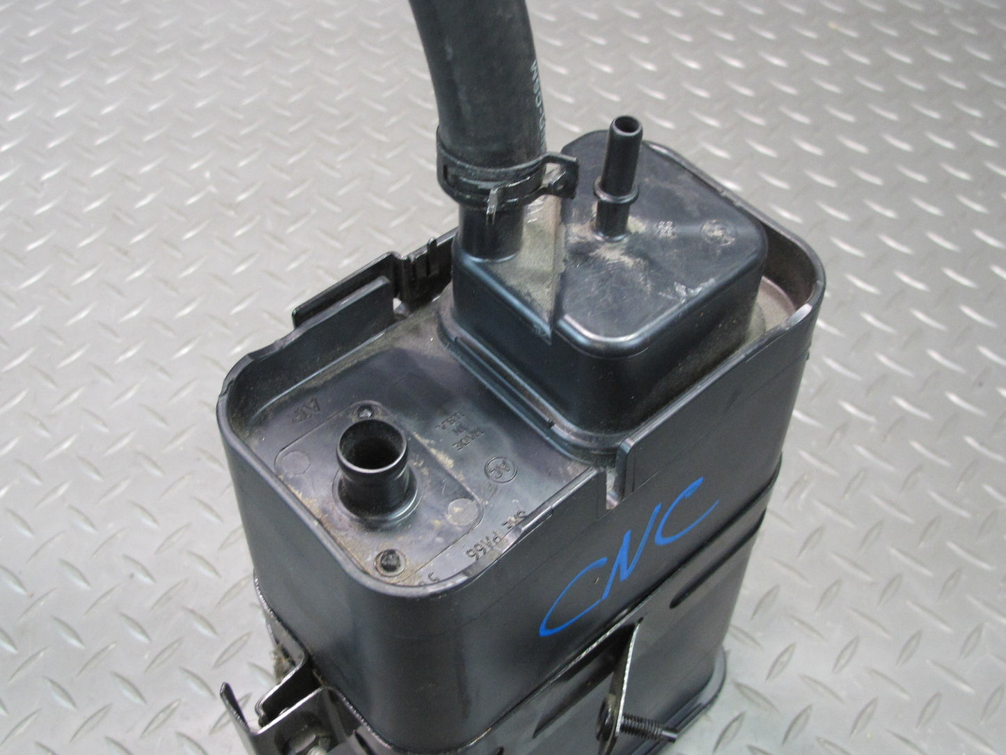 00-04 Chevrolet Corvette C5 Fuel Evap Vapor Charcoal Canister OEM