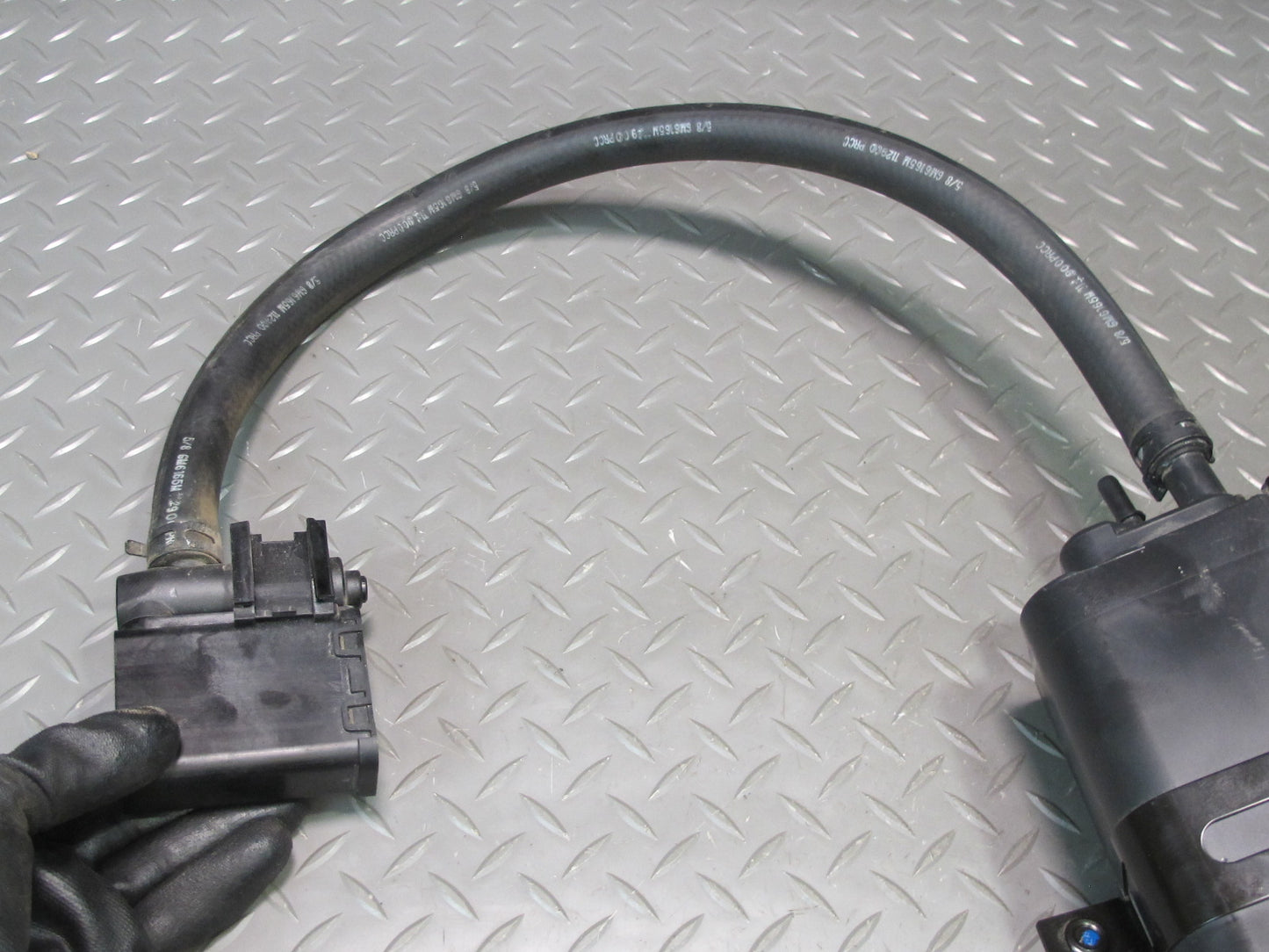 00-04 Chevrolet Corvette C5 Fuel Evap Vapor Charcoal Canister OEM