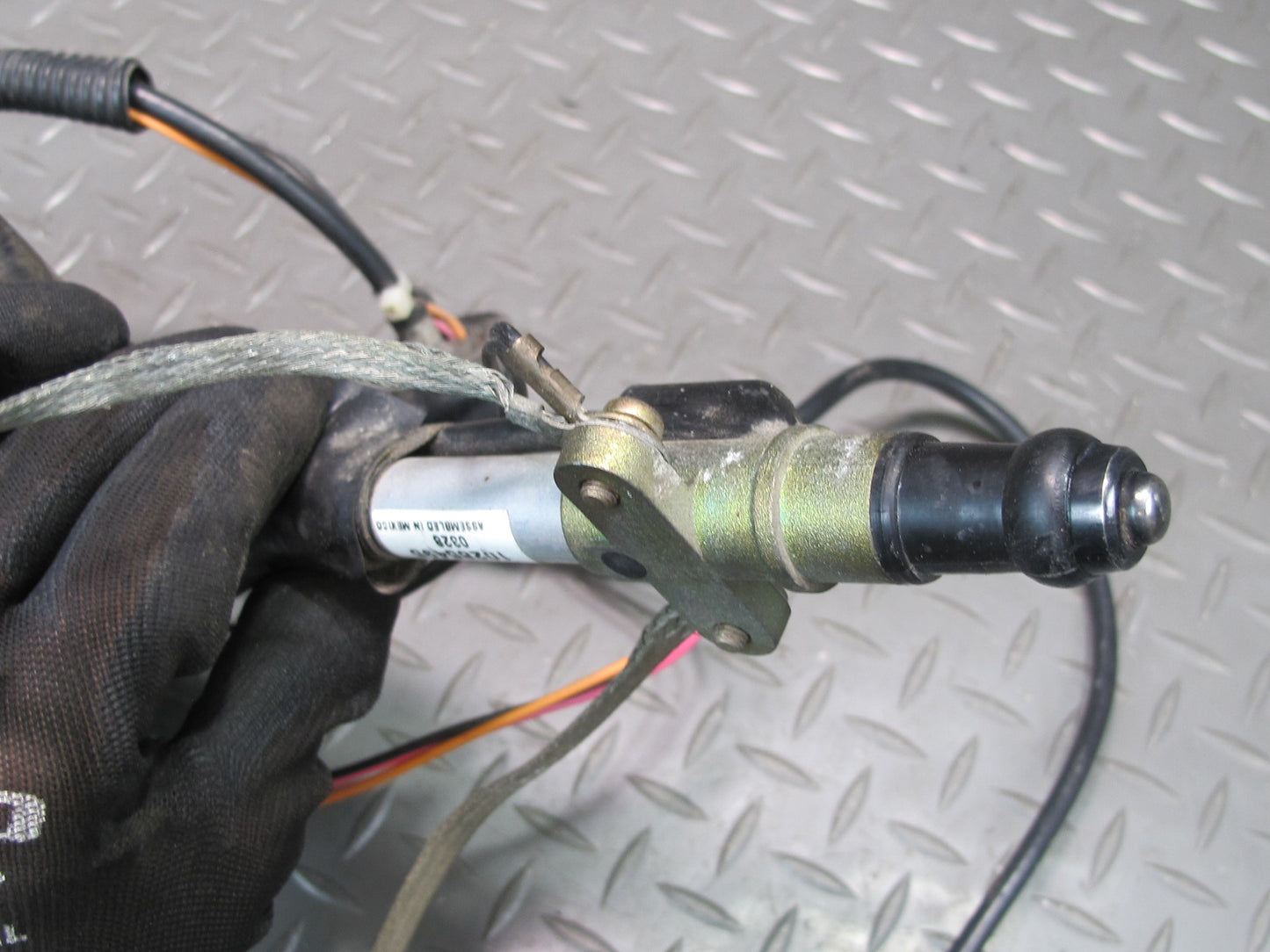 98-04 Chevrolet Corvette C5 Conv Rear Radio Power Antenna w Motor Assembly OEM