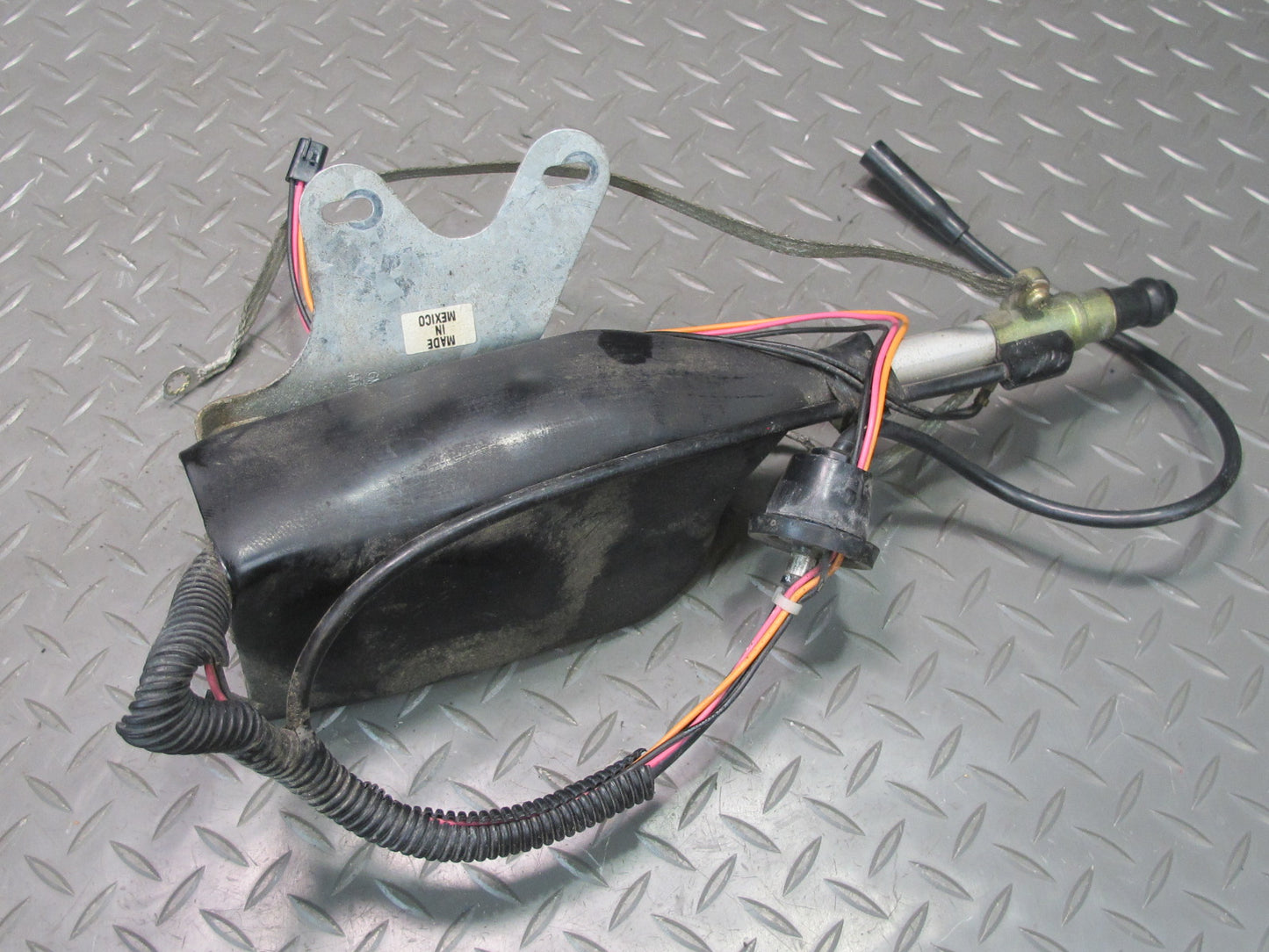 98-04 Chevrolet Corvette C5 Conv Rear Radio Power Antenna w Motor Assembly OEM