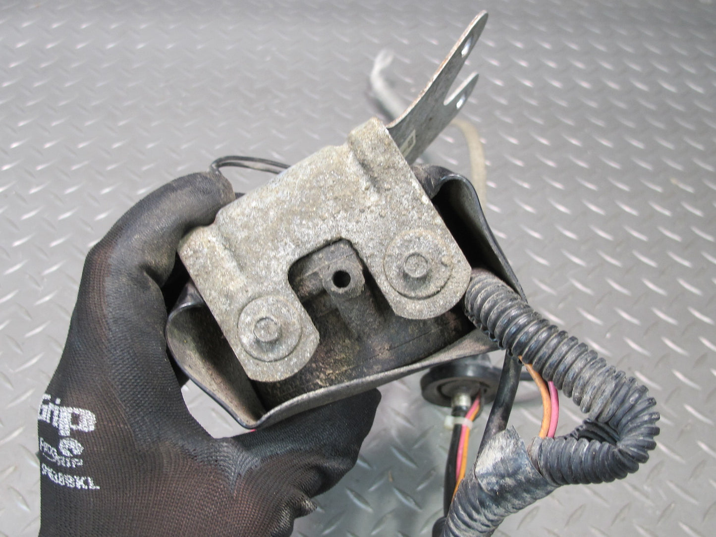 98-04 Chevrolet Corvette C5 Conv Rear Radio Power Antenna w Motor Assembly OEM