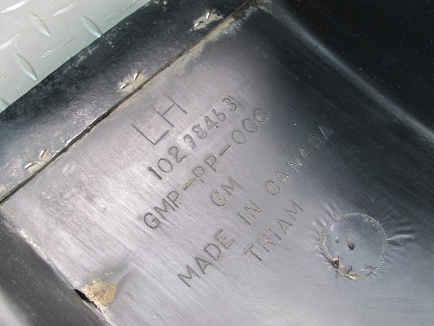 97-04 Chevrolet Corvette C5 Front Left Fender Liner Splash Shield Guard OEM