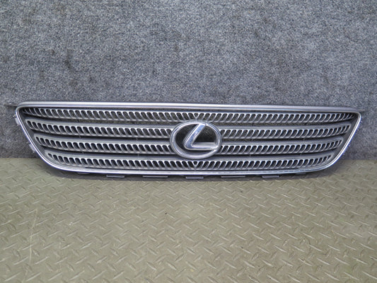 01-05 Lexus JCE10L IS300 Front Hood Chrome Grille w Emblem 53100-53020 OEM