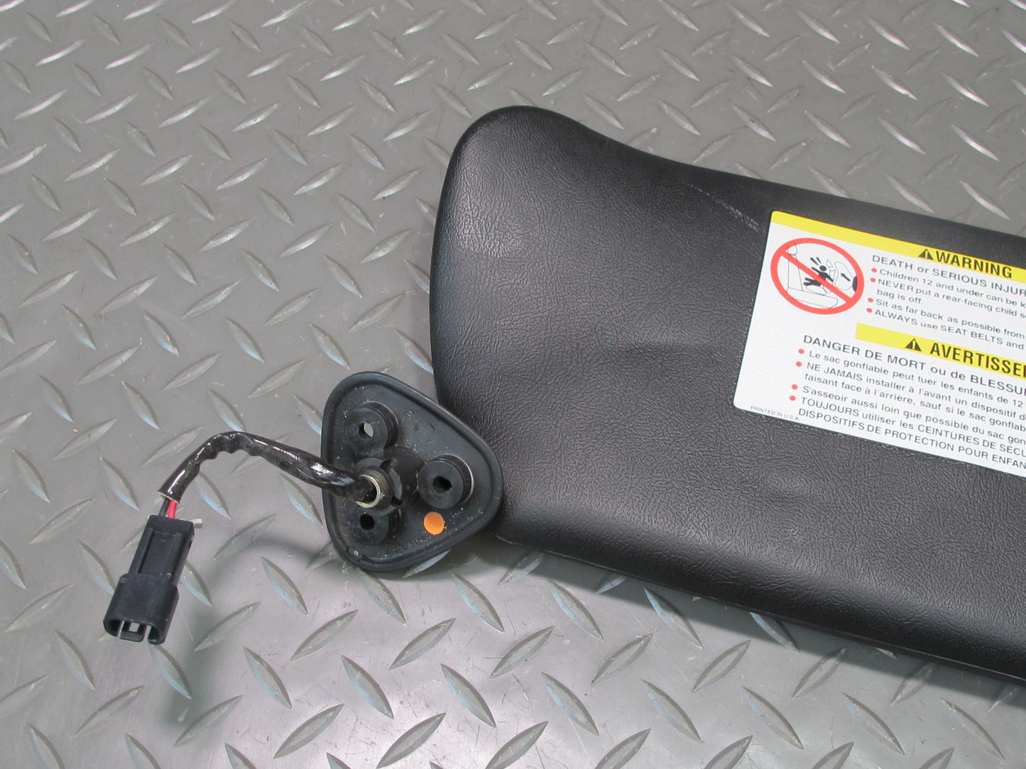 03-06 Chevrolet SSR Set of 2 Front Left & Right Sun Visor Black OEM