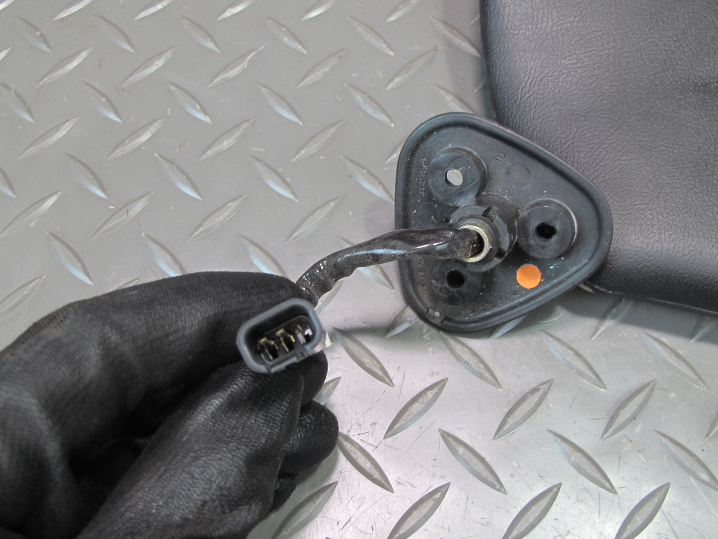 03-06 Chevrolet SSR Set of 2 Front Left & Right Sun Visor Black OEM