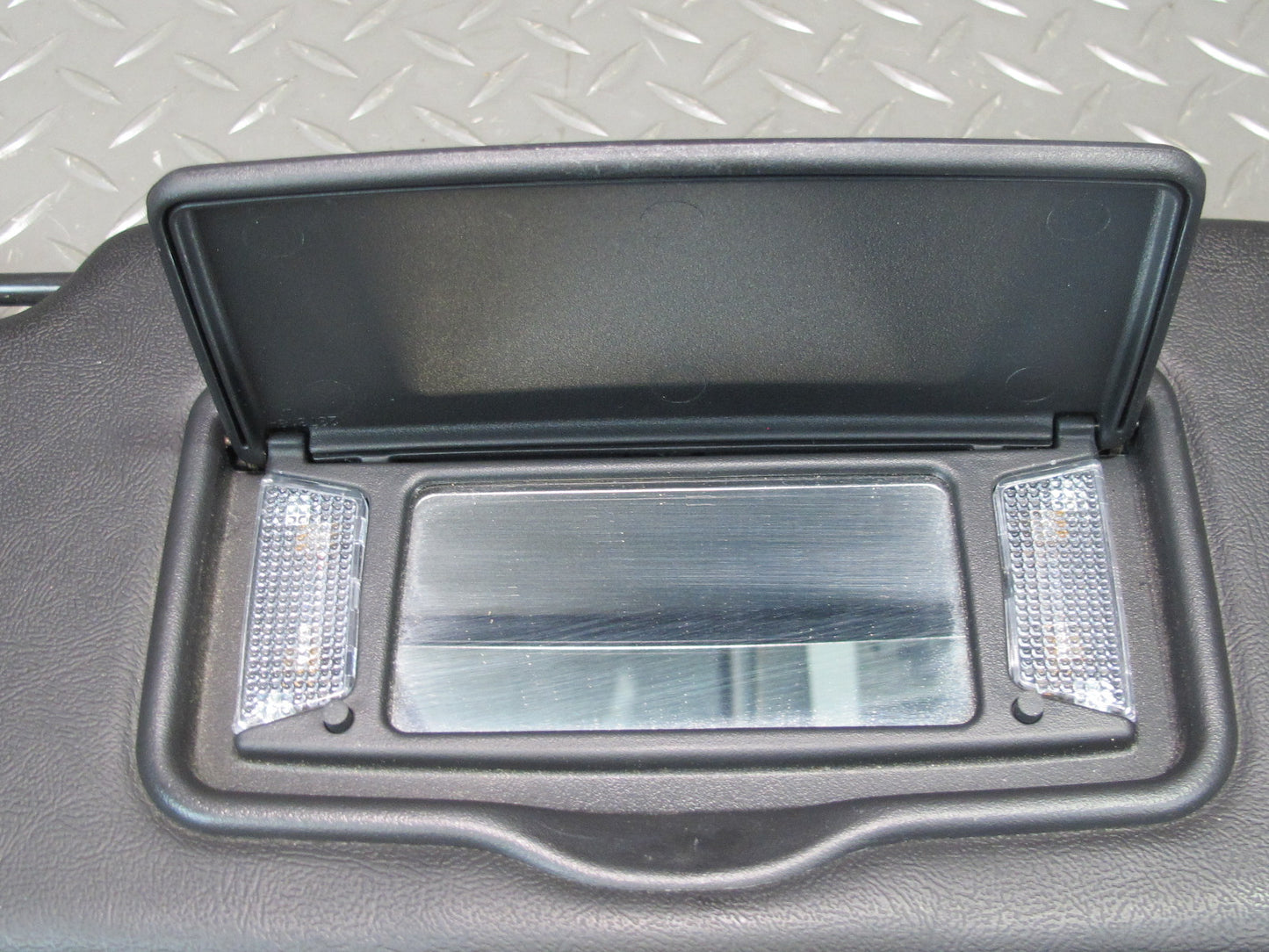 03-06 Chevrolet SSR Set of 2 Front Left & Right Sun Visor Black OEM