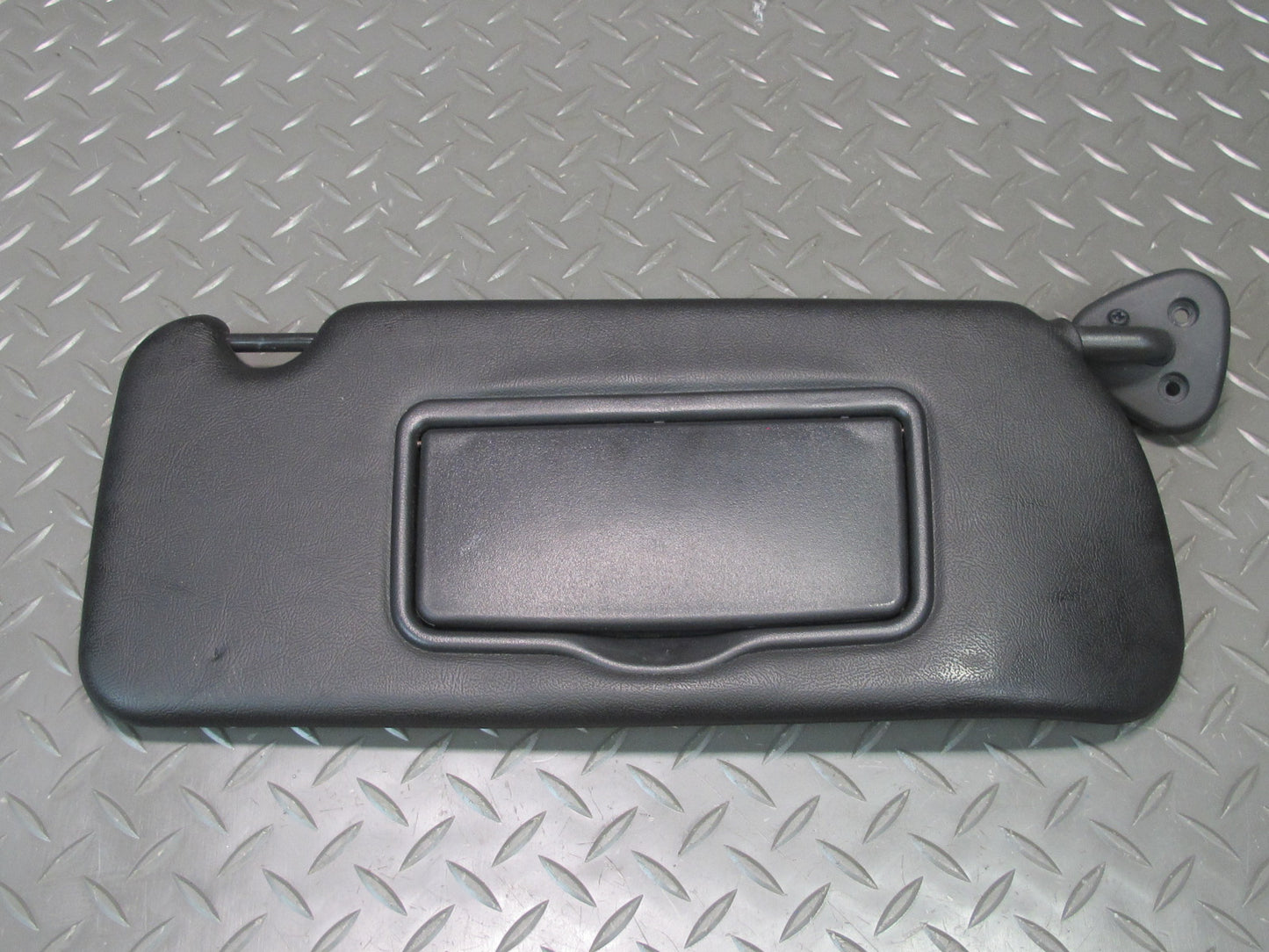 03-06 Chevrolet SSR Set of 2 Front Left & Right Sun Visor Black OEM