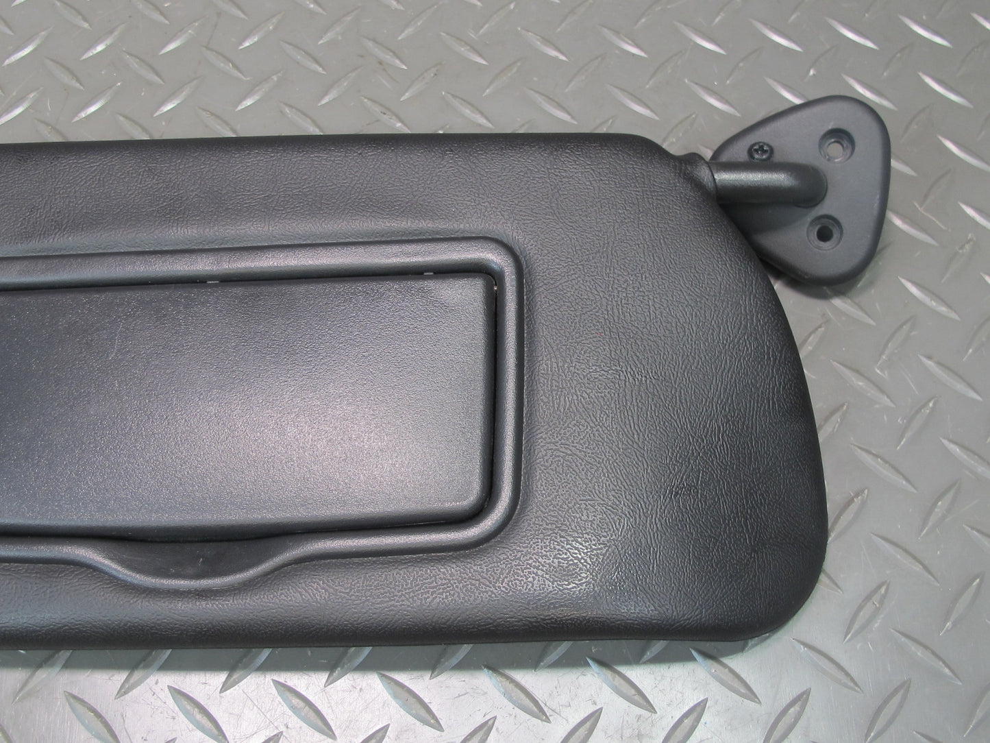 03-06 Chevrolet SSR Set of 2 Front Left & Right Sun Visor Black OEM