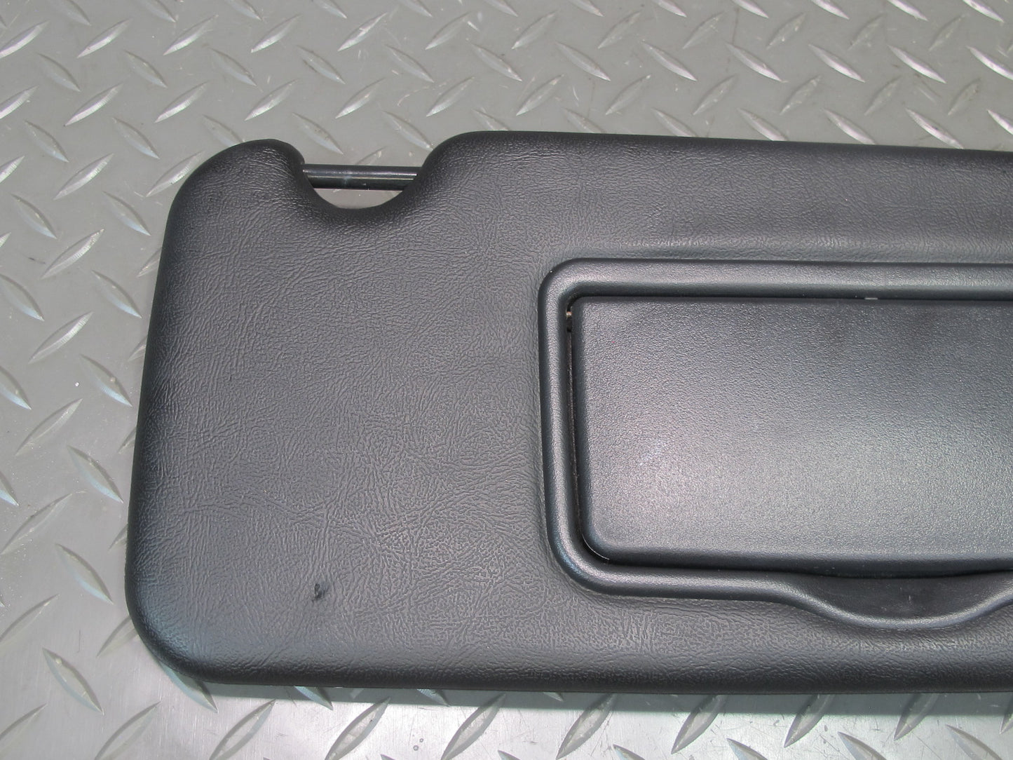 03-06 Chevrolet SSR Set of 2 Front Left & Right Sun Visor Black OEM