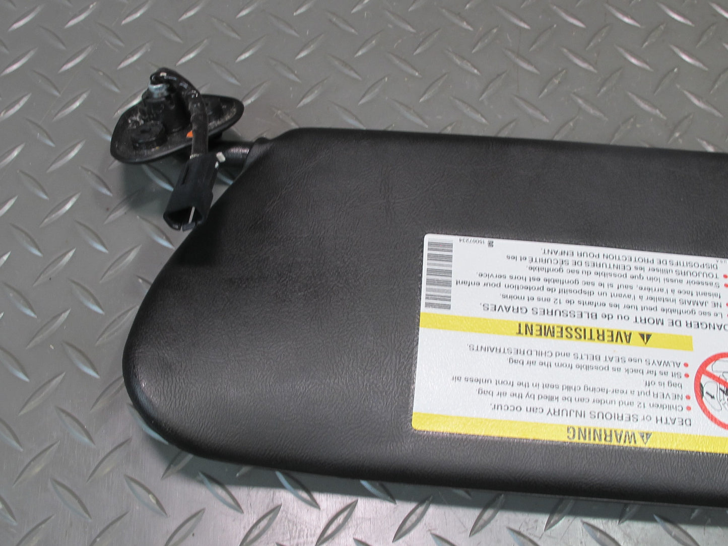 03-06 Chevrolet SSR Set of 2 Front Left & Right Sun Visor Black OEM