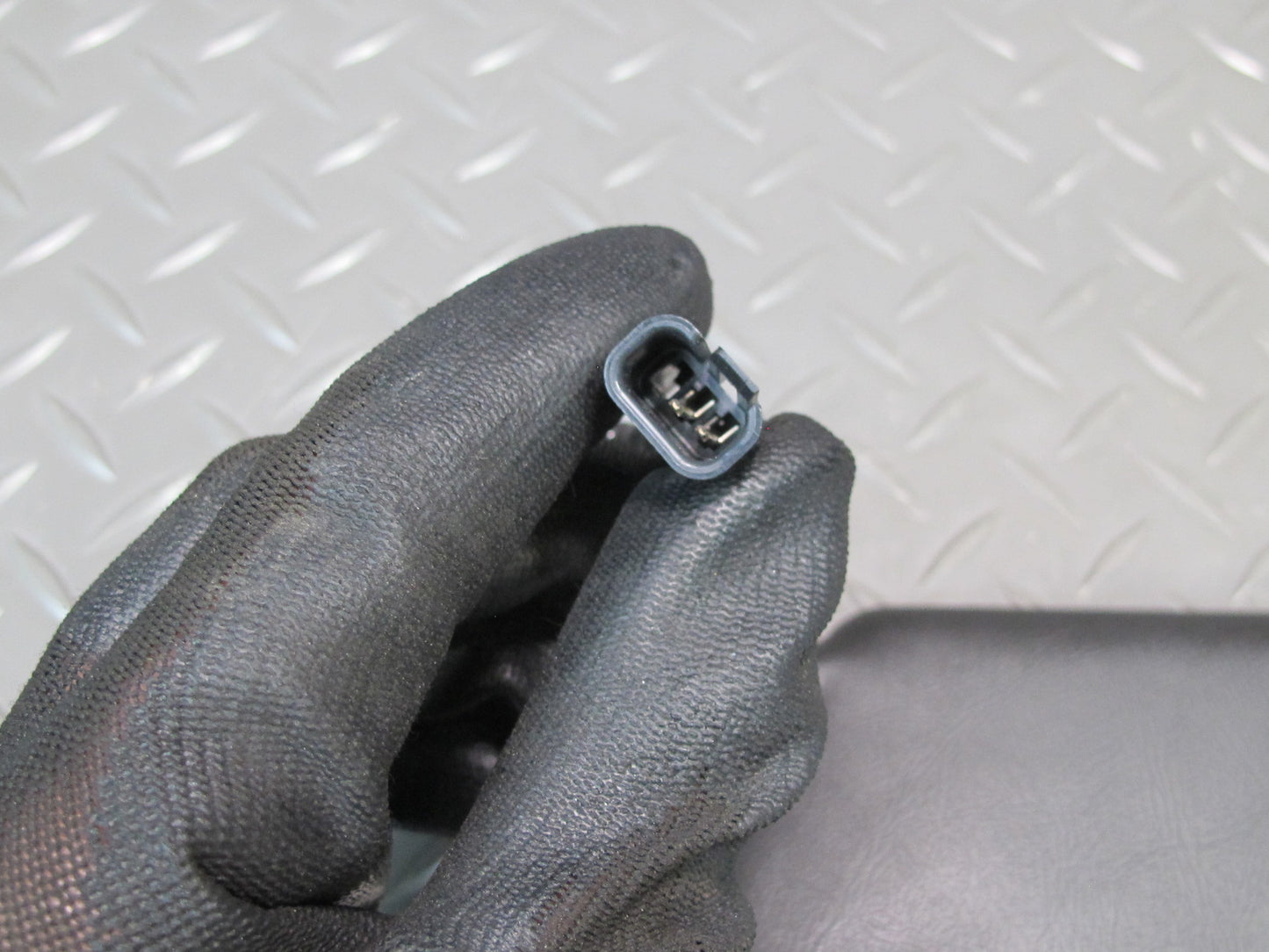 03-06 Chevrolet SSR Set of 2 Front Left & Right Sun Visor Black OEM