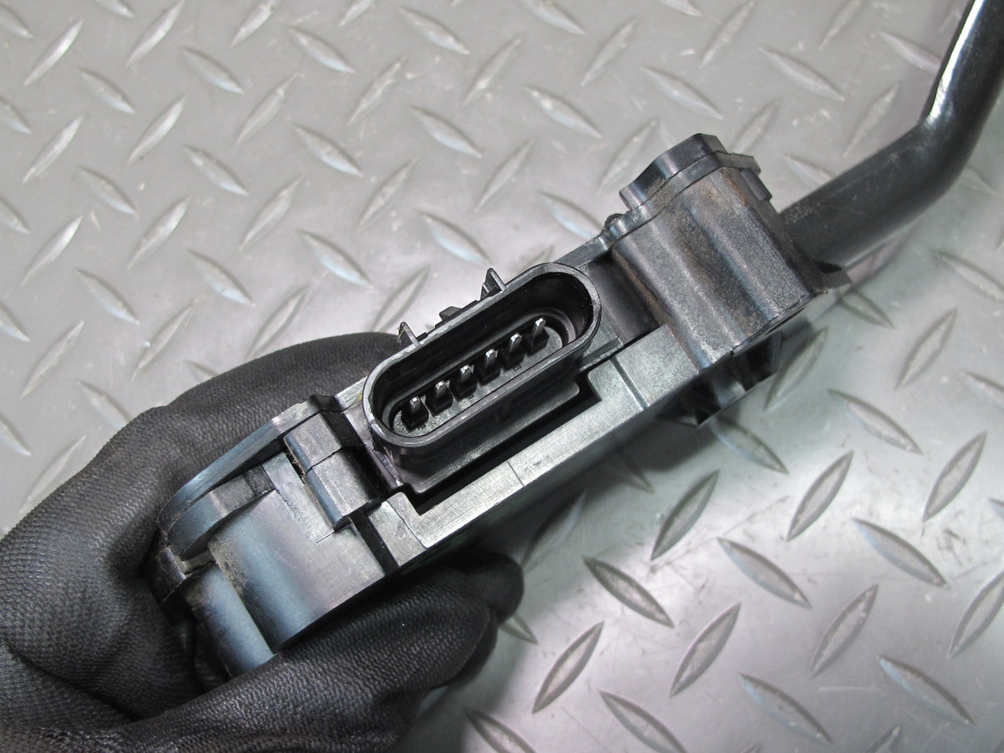 03-06 Chevrolet SSR A/T Accelerator Gas Pedal 15187573 OEM