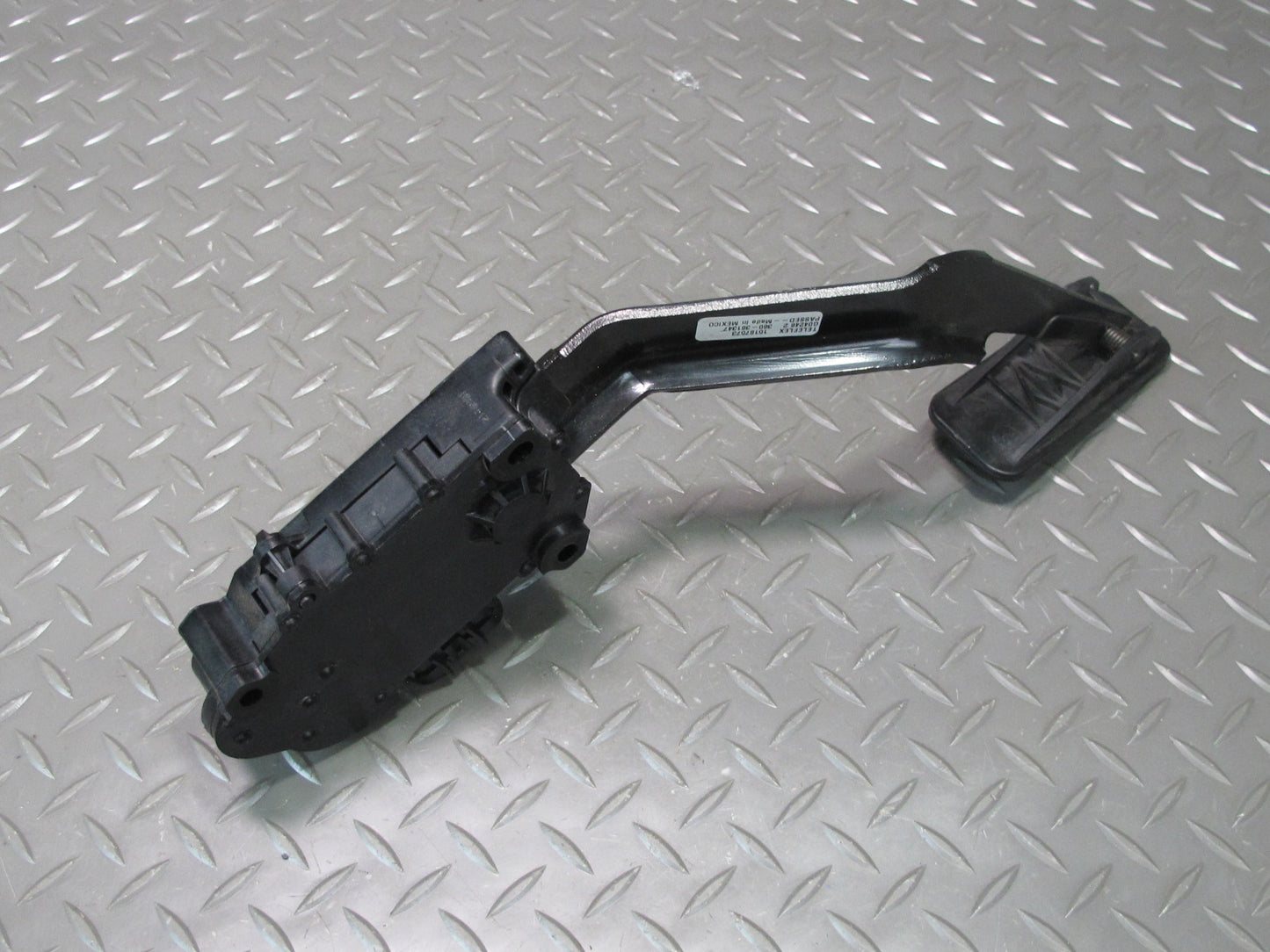 03-06 Chevrolet SSR A/T Accelerator Gas Pedal 15187573 OEM