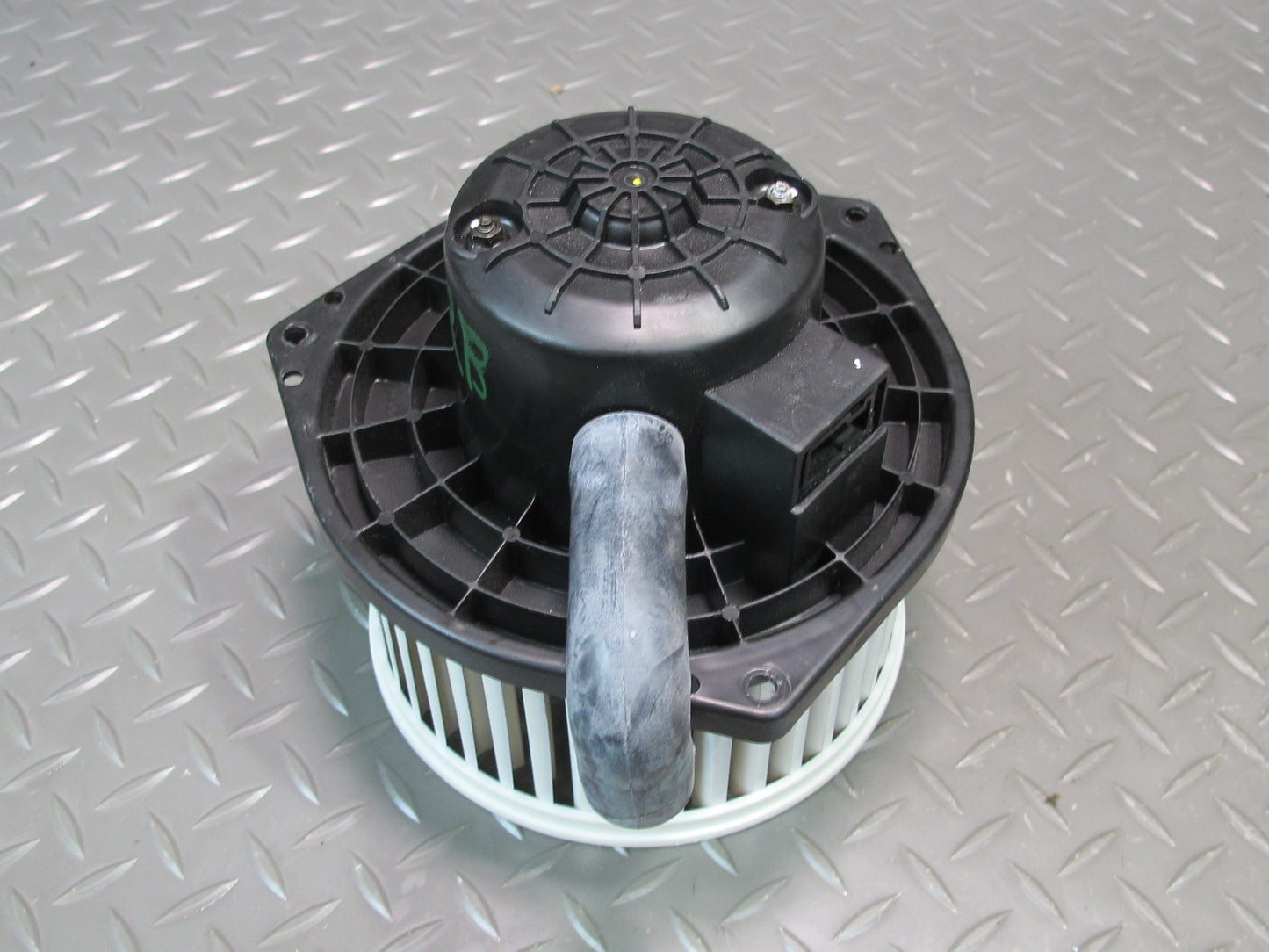 03-06 Chevrolet SSR A/C Heater Blower Motor Fan w Resistor OEM