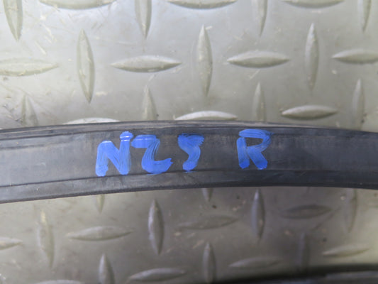 04-09 Nissan 350Z Convertible Left & Right Door Weatherstrip Rubber Seal Set OEM