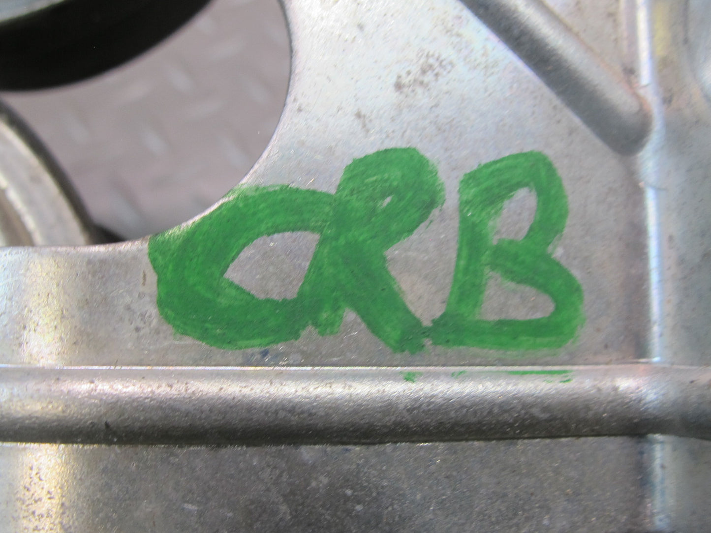 03-06 Chevrolet SSR High & Low Tone Note Horn Signal w Mount Bracket Assy OEM