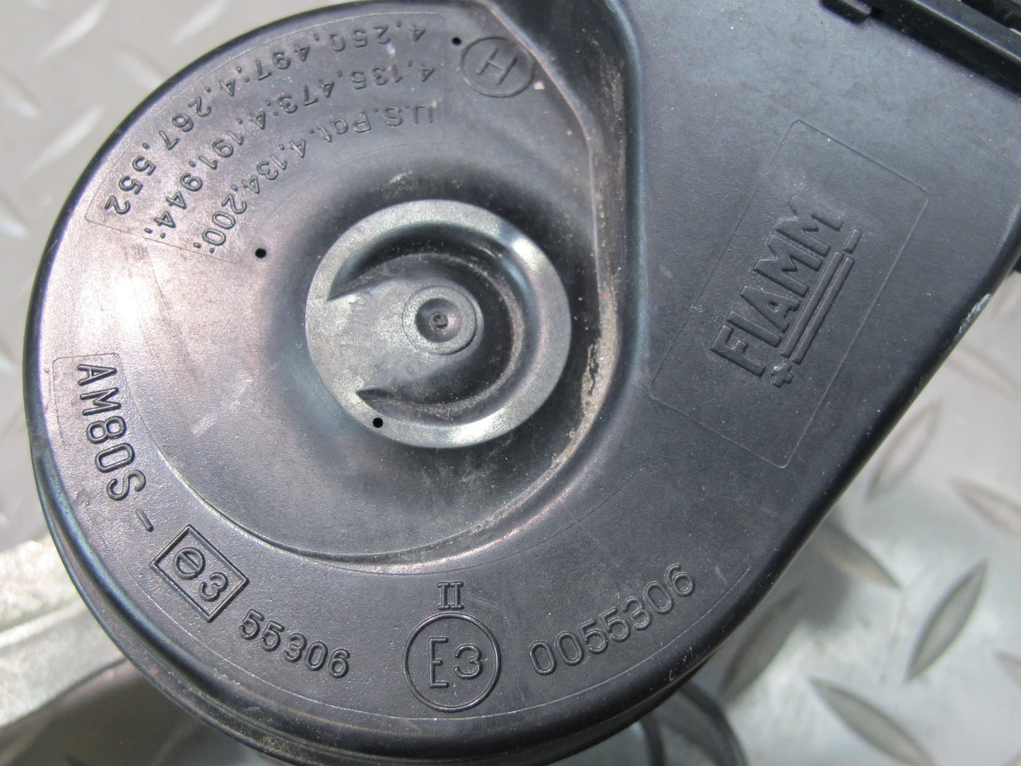 03-06 Chevrolet SSR High & Low Tone Note Horn Signal w Mount Bracket Assy OEM