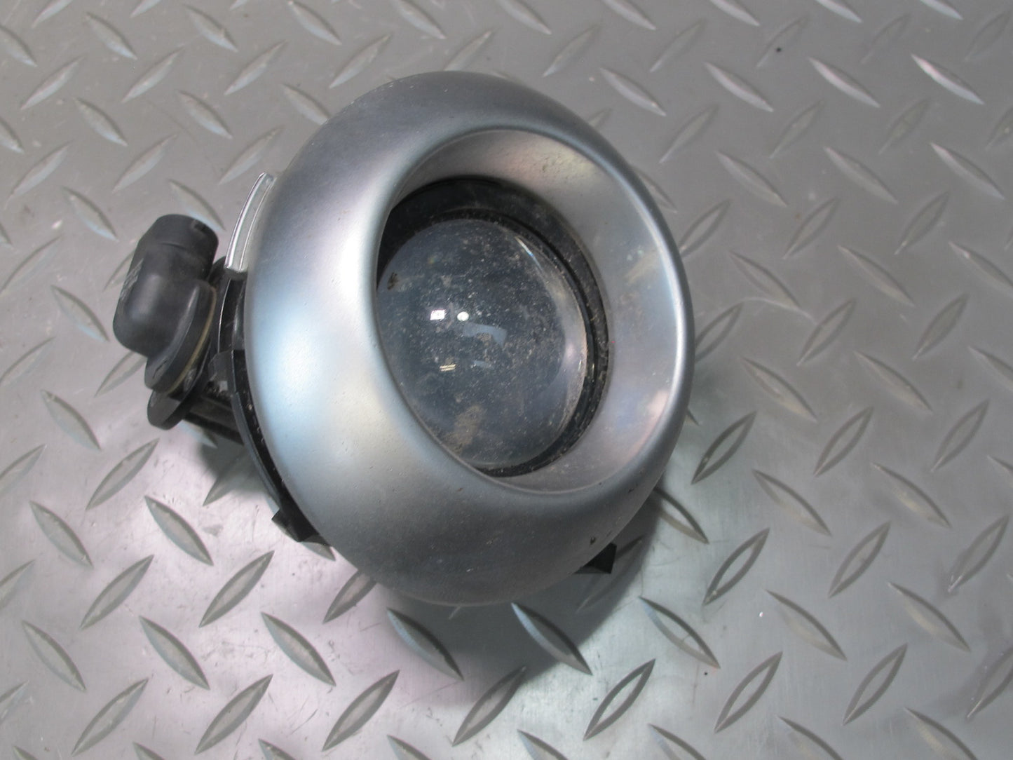 03-06 Chevrolet SSR Front Left & Right Fog Light Lamp w Trim Cover Set OEM