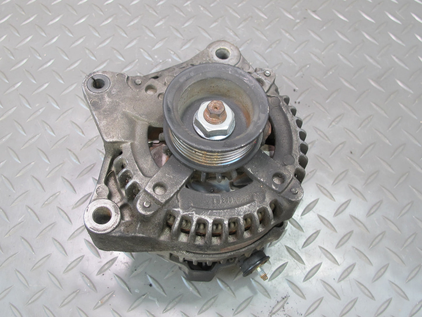 2004-2009 Lexus UZJ120L GX470 4.7L Engine Alternator Generator 27060-50360