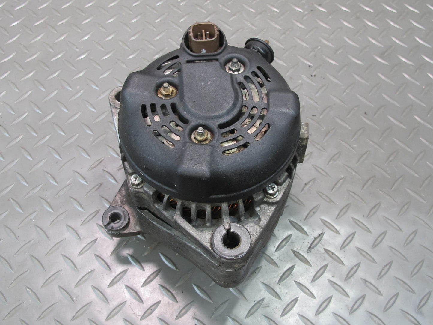 2004-2009 Lexus UZJ120L GX470 4.7L Engine Alternator Generator 27060-50360