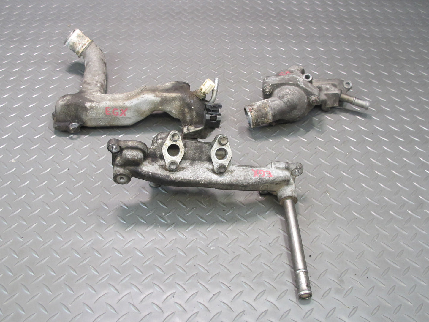 2004-2009 Lexus UZJ120L GX470 4.7L 2UZFE Engine Thermostat Housing W/ Pipe Set