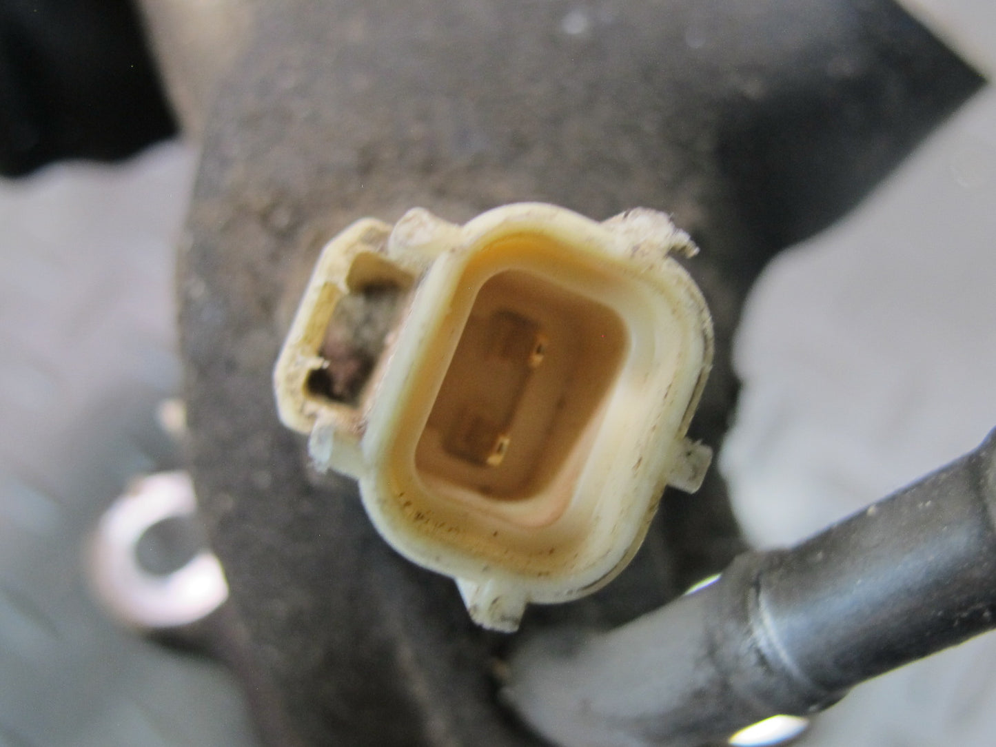 2004-2009 Lexus UZJ120L GX470 4.7L 2UZFE Engine Thermostat Housing W/ Pipe Set