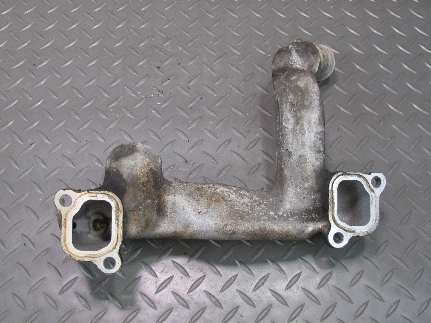 2004-2009 Lexus UZJ120L GX470 4.7L 2UZFE Engine Thermostat Housing W/ Pipe Set