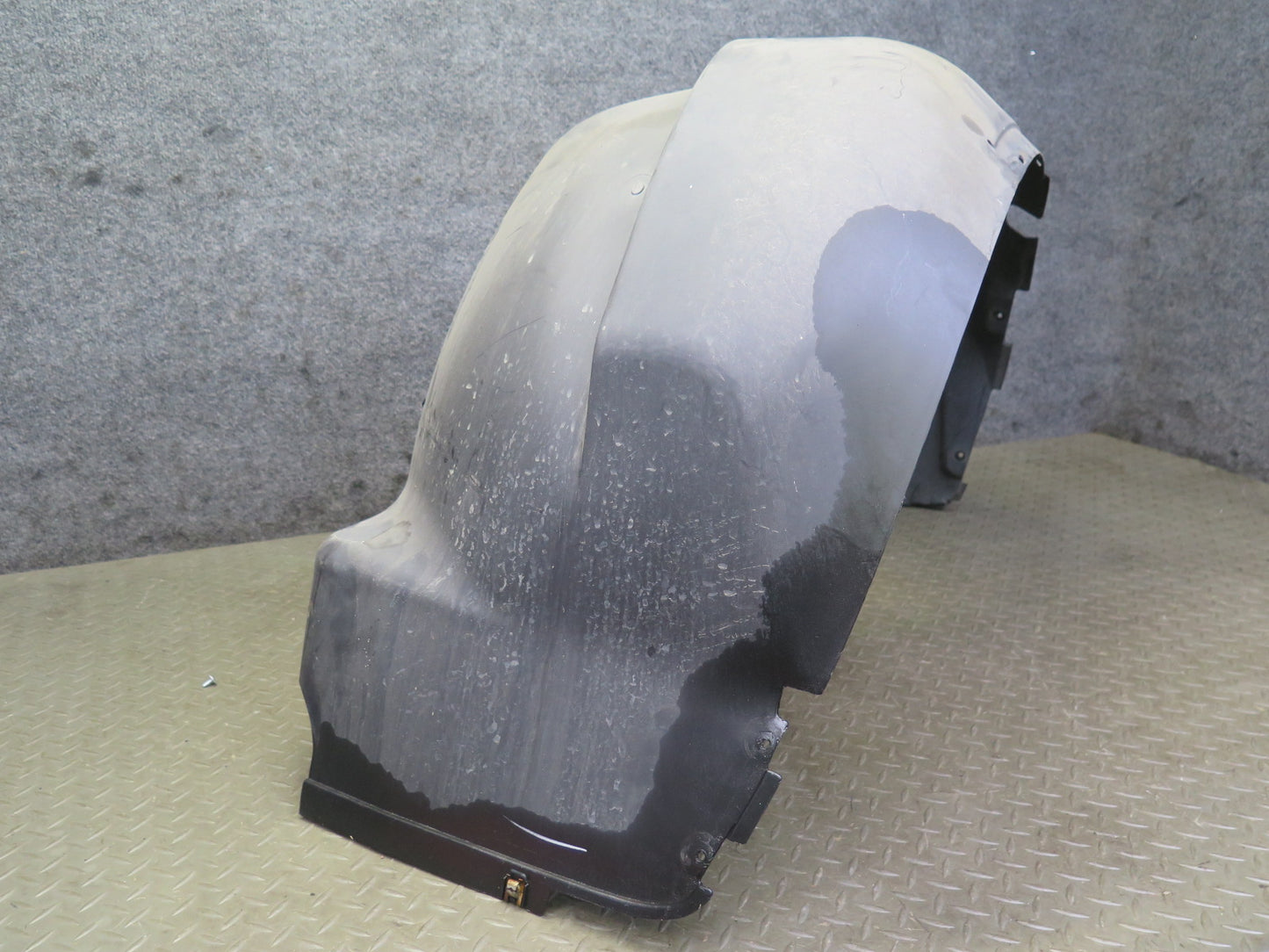 03-06 Chevrolet SSR Front Right Fender Liner Splash Shield 15123900 OEM