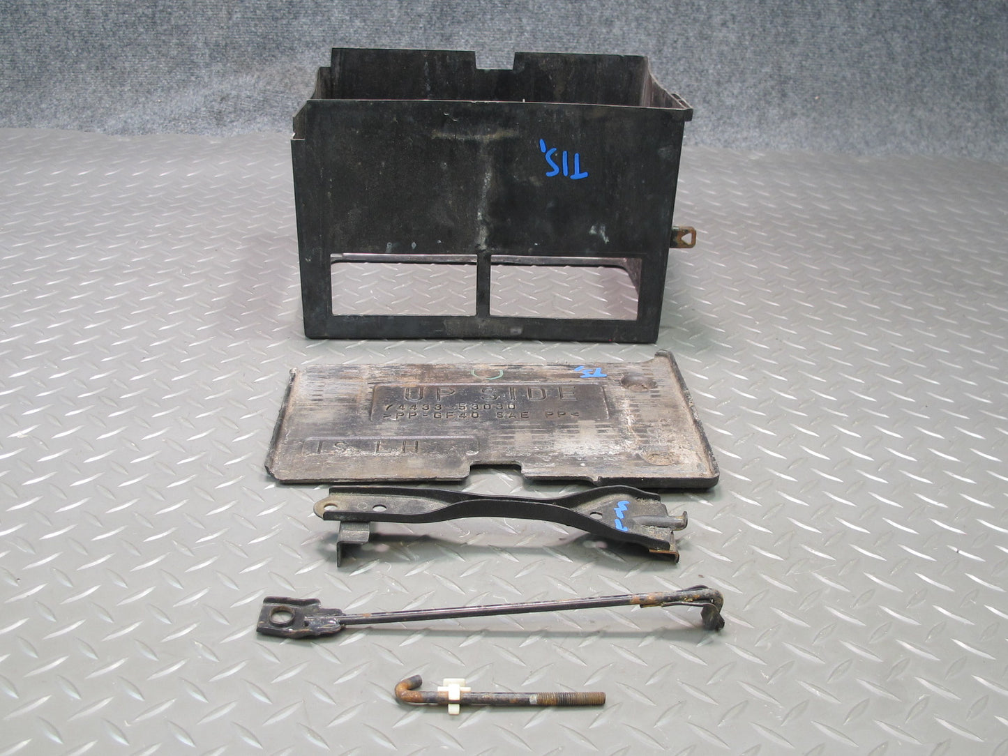 08-14 Lexus USE20L Is-f Battery Cover Tray Support Mount Set 74433-53050 OEM